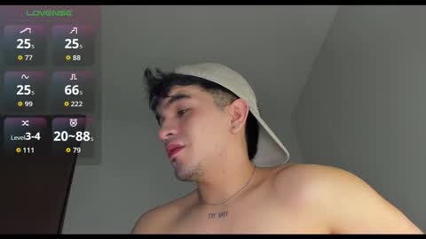 Snapshot of cmzo_ chatting on 10/13/25, 12:43 Johan   online show from 10/13/25, 12:43