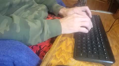 Snapshot of coach_d chatting on 10/20/25, 11:43 coach_d online show from 10/20/25, 11:43