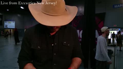 Snapshot of coaldaniels chatting on 10/26/25, 05:30 Coal Daniels online show from 10/26/25, 05:30