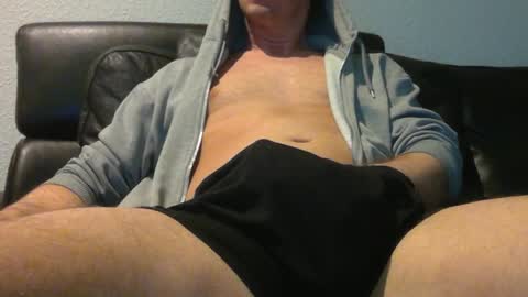 Snapshot of cocka_billy chatting on 04/25/26, 02:36 cocka_billy online show from 04/25/26, 02:36