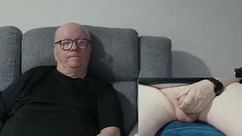 Snapshot of cockneymack51 chatting on 12/01/25, 07:08 Charlie. online show from 12/01/25, 07:08