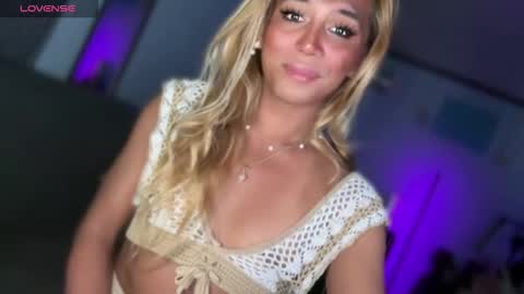 Snapshot of cockprincess_dianna chatting on 01/15/26, 07:39 PrincessDianna IslandGirl CUMSHOW in PVT and PASSWORDSHOW online show from 01/15/26, 07:39