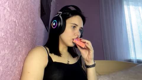 Snapshot of coco_charmel chatting on 10/01/25, 10:21 Nikki online show from 10/01/25, 10:21
