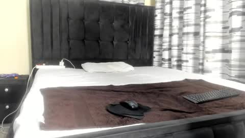 coco_leila online show from 02/18/25, 03:31