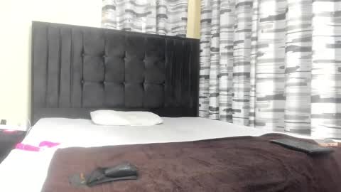 coco_leila online show from 02/20/25, 05:23