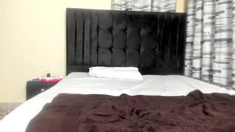 coco_leila online show from 02/26/25, 07:27