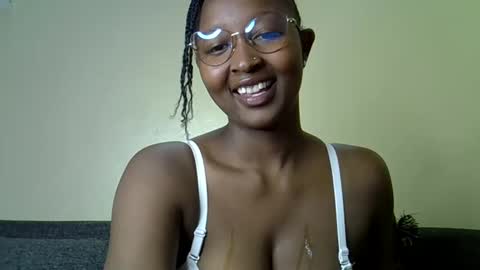 Snapshot of cocobaby_ chatting on 04/11/26, 05:01 Coco online show from 04/11/26, 05:01