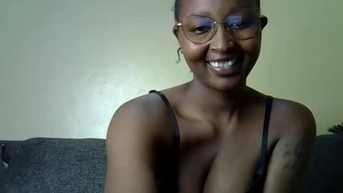 Snapshot of cocobaby_ chatting on 05/03/26, 05:52 Coco online show from 05/03/26, 05:52