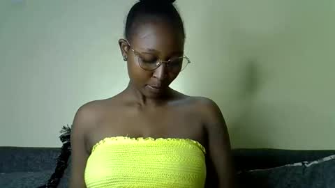 Snapshot of cocobaby_ chatting on 05/15/26, 05:42 Coco online show from 05/15/26, 05:42