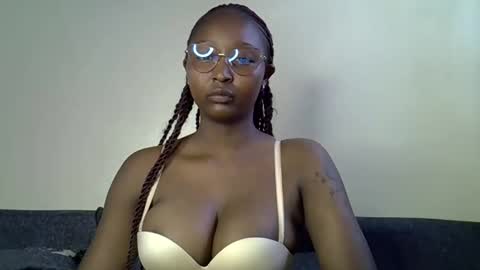 Snapshot of cocobaby_ chatting on 05/19/26, 02:01 Coco online show from 05/19/26, 02:01