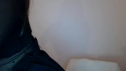 Snapshot of cocoberry1 chatting on 11/27/25, 08:33 cocoberry1 online show from 11/27/25, 08:33