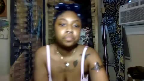 Snapshot of cocochanel197941 chatting on 09/13/25, 01:05 chanel online show from 09/13/25, 01:05