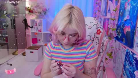 Mia online show from 10/22/25, 05:34