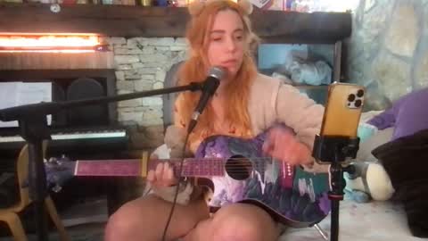 Snapshot of coconutpee chatting on 11/21/25, 12:43 Pee Whore online show from 11/21/25, 12:43