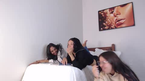 Snapshot of coconutt_oil chatting on 02/25/26, 12:04 coconutt_oil online show from 02/25/26, 12:04