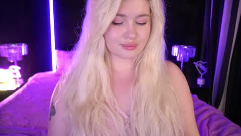 onlyfans amyleyy online show from 12/13/24, 11:02