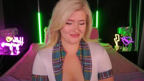 onlyfans amyleyy online show from 10/06/25, 06:44