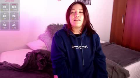 Snapshot of coffeandbread chatting on 10/29/25, 05:20 Phia And Luna online show from 10/29/25, 05:20