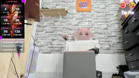 laurita online show from 12/22/25, 05:04