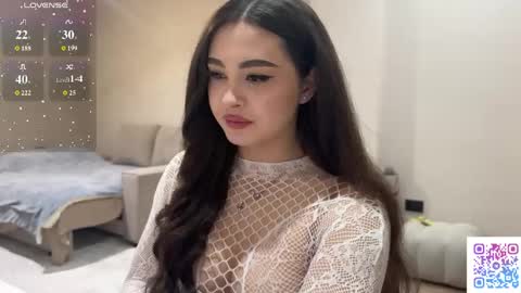 Snapshot of coffee_wihtout_milk chatting on 05/21/26, 01:23 Yumi online show from 05/21/26, 01:23