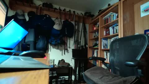 Snapshot of colchuck chatting on 12/12/24, 02:44 colchuck online show from 12/12/24, 02:44