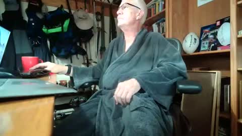 Snapshot of colchuck chatting on 06/17/26, 01:23 colchuck online show from 06/17/26, 01:23