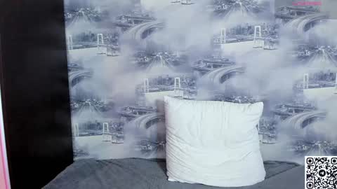 Snapshot of cold_waterfall chatting on 12/02/24, 01:13 Criss online show from 12/02/24, 01:13