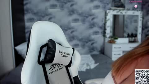 Snapshot of cold_waterfall chatting on 12/09/24, 02:45 Criss online show from 12/09/24, 02:45