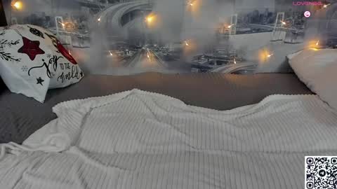 Snapshot of cold_waterfall chatting on 01/15/25, 06:54 Criss online show from 01/15/25, 06:54