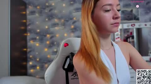 Snapshot of cold_waterfall chatting on 03/03/25, 03:08 Criss online show from 03/03/25, 03:08