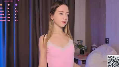 Snapshot of cold_waterfall chatting on 11/15/25, 03:26 Criss online show from 11/15/25, 03:26