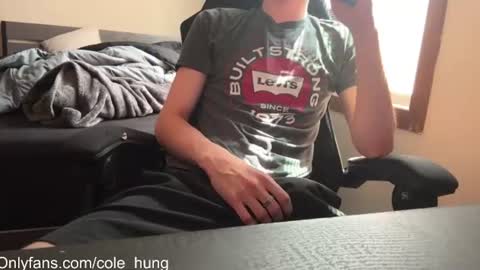 Snapshot of cole_hung chatting on 07/20/26, 08:00 cole_hung online show from 07/20/26, 08:00