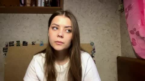 Snapshot of coleenstocker chatting on 05/06/26, 05:18 Elvi online show from 05/06/26, 05:18