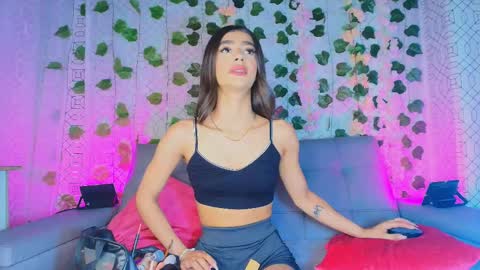 colett online show from 09/27/25, 12:10