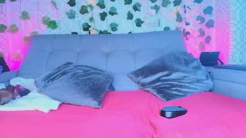 colett online show from 10/06/25, 11:51