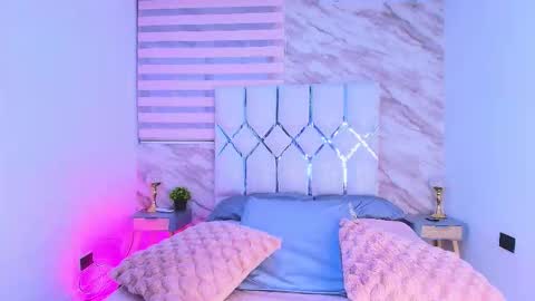 Snapshot of colett_hall chatting on 03/27/26, 12:05 colett online show from 03/27/26, 12:05