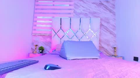 Snapshot of colett_hall chatting on 04/01/26, 01:12 colett online show from 04/01/26, 01:12