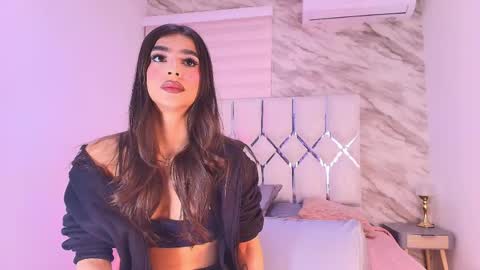 Snapshot of colett_hall chatting on 04/06/26, 11:55 colett online show from 04/06/26, 11:55