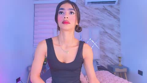 Snapshot of colett_hall chatting on 04/14/26, 12:00 colett online show from 04/14/26, 12:00