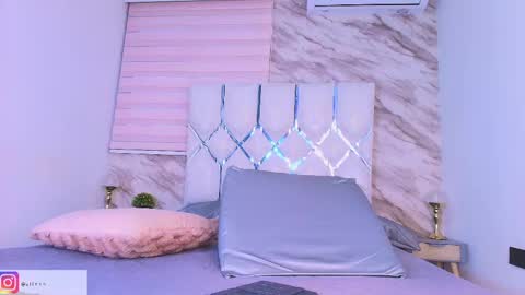 Snapshot of colett_hall chatting on 04/18/26, 12:20 colett online show from 04/18/26, 12:20