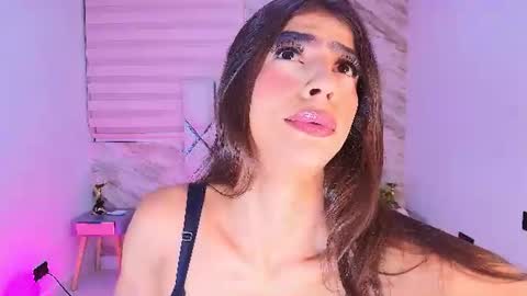Snapshot of colett_hall chatting on 06/19/26, 11:58 colett online show from 06/19/26, 11:58