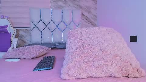 Snapshot of colett_hall chatting on 07/18/26, 11:58 colett online show from 07/18/26, 11:58