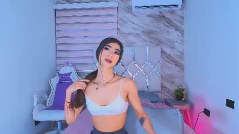 Snapshot of colett_hall chatting on 07/19/26, 11:58 colett online show from 07/19/26, 11:58