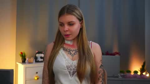 Snapshot of colettaelsensohn chatting on 04/05/26, 01:52 Jenny online show from 04/05/26, 01:52