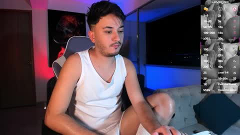 Snapshot of collage_hot25 chatting on 11/01/25, 03:52 javier online show from 11/01/25, 03:52