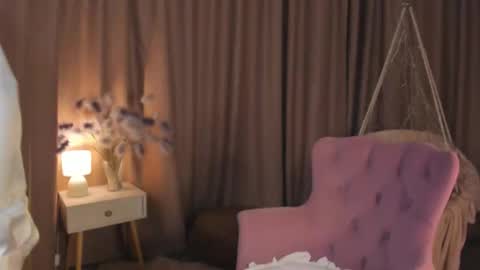 Collen Mon Tue Wed Thu Fri GMT 3 0300am - 0900am  online show from 09/22/25, 03:36