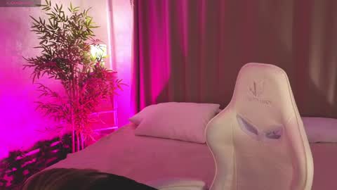 Snapshot of colleen_blake chatting on 04/02/26, 04:59 Collen Mon Tue Wed Thu Fri GMT 3 0300am - 0900am online show from 04/02/26, 04:59