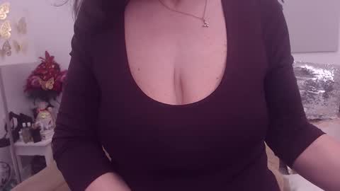 Snapshot of college_dream_bbw chatting on 03/17/26, 05:05 Maddison online show from 03/17/26, 05:05