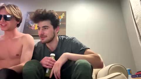 college_packing_8 online show from 12/16/25, 11:10