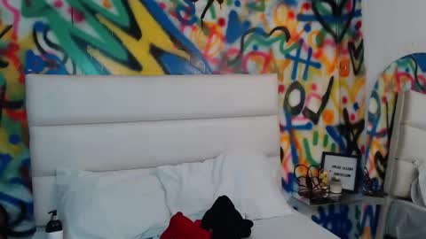 Snapshot of collins_aria chatting on 01/19/26, 11:58 valentina online show from 01/19/26, 11:58